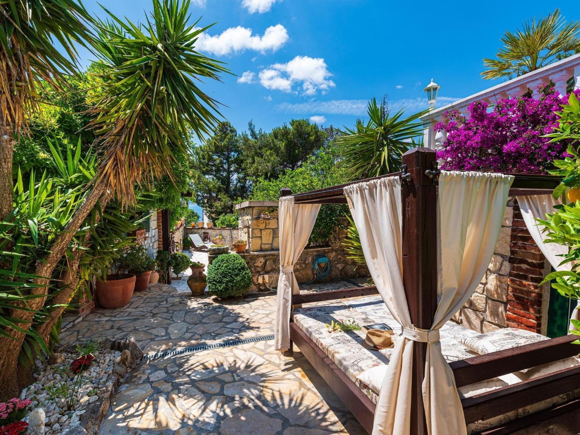 Beautiful Holiday Home With Private Pool, Nice Garden With Relax Area, Taverne Maslenica Eksteriør billede